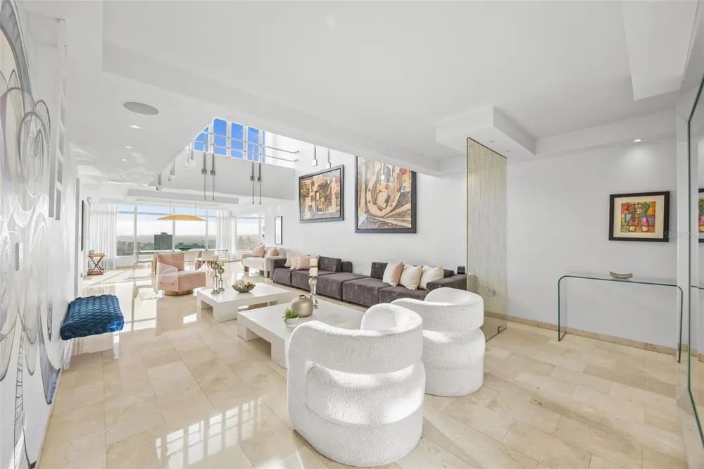 14 RD 833, LA CIMA #PH 1901 Guaynabo, PR 00969