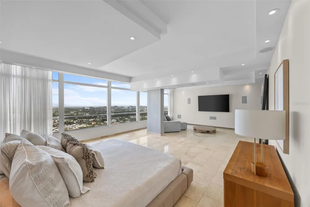 14 RD 833, LA CIMA #PH 1901 Guaynabo, PR 00969