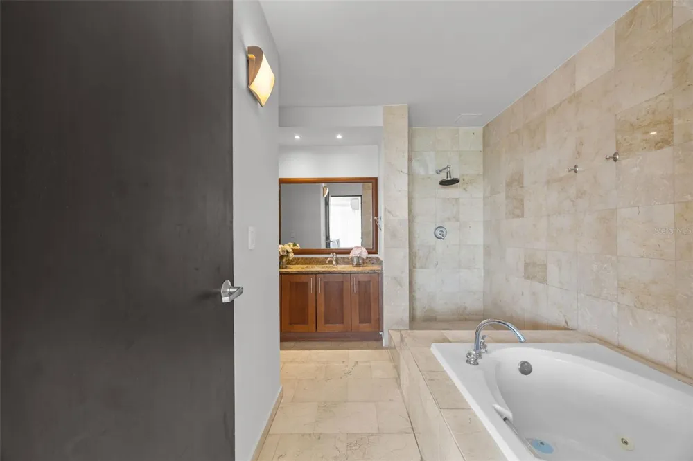 14 RD 833, LA CIMA #PH 1901 Guaynabo, PR 00969