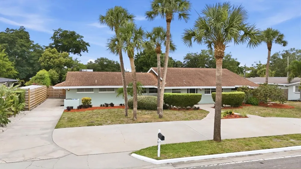 3612 S LOCKWOOD RIDGE ROAD Sarasota, FL 34239