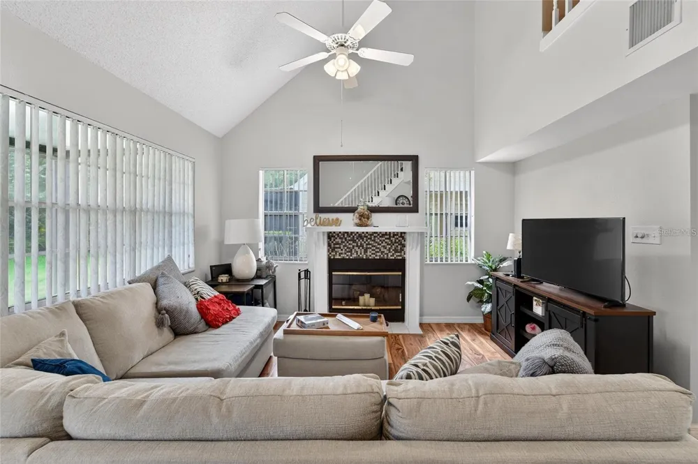 3612 PINE KNOT DRIVE Valrico, FL 33596