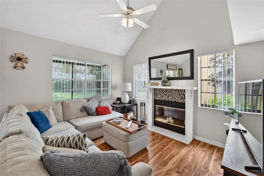 3612 PINE KNOT DRIVE Valrico, FL 33596