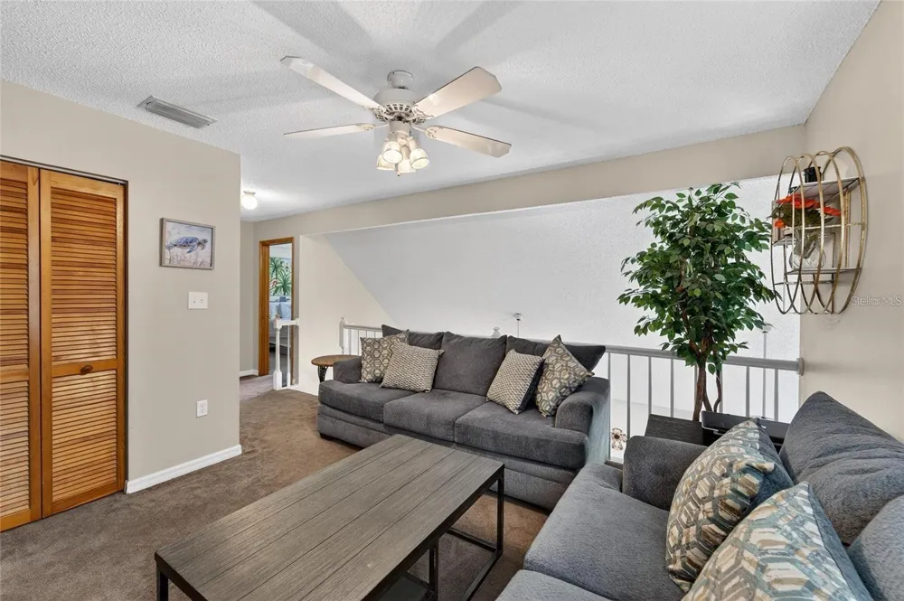 3612 PINE KNOT DRIVE Valrico, FL 33596