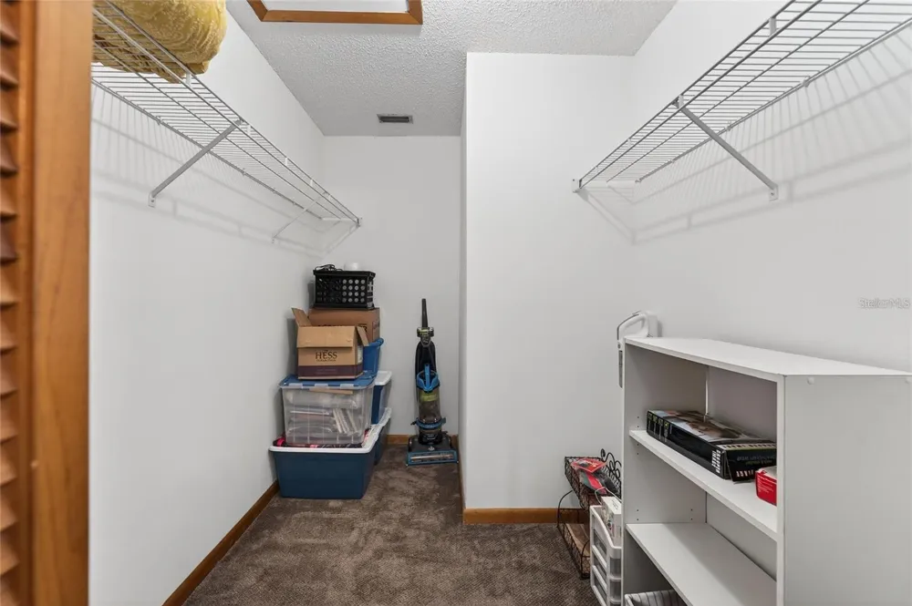 3612 PINE KNOT DRIVE Valrico, FL 33596