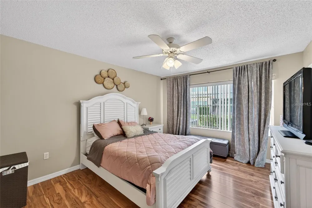 3612 PINE KNOT DRIVE Valrico, FL 33596