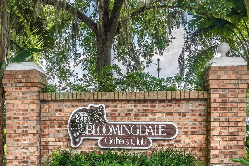 3612 PINE KNOT DRIVE Valrico, FL 33596