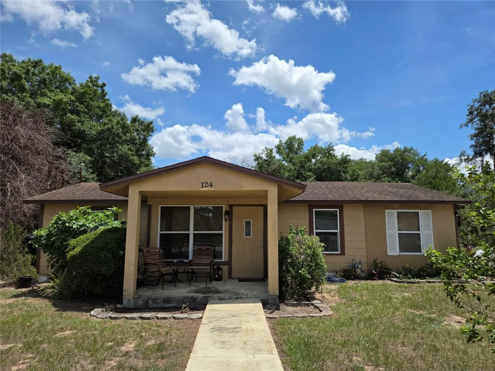 124 E F ST Frostproof, FL 33843