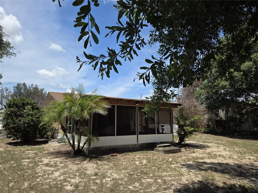 124 E F ST Frostproof, FL 33843