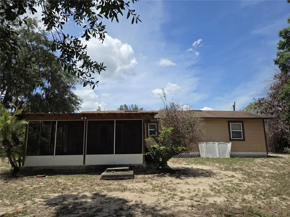 124 E F ST Frostproof, FL 33843