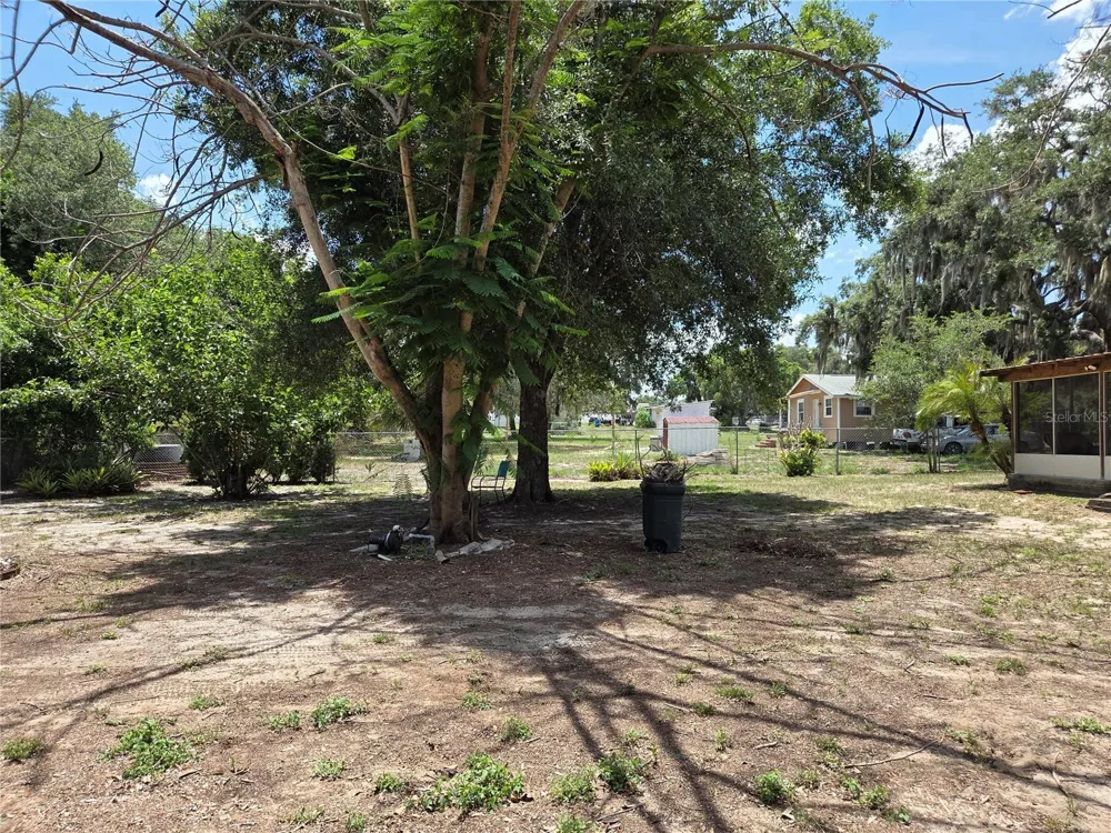124 E F ST Frostproof, FL 33843