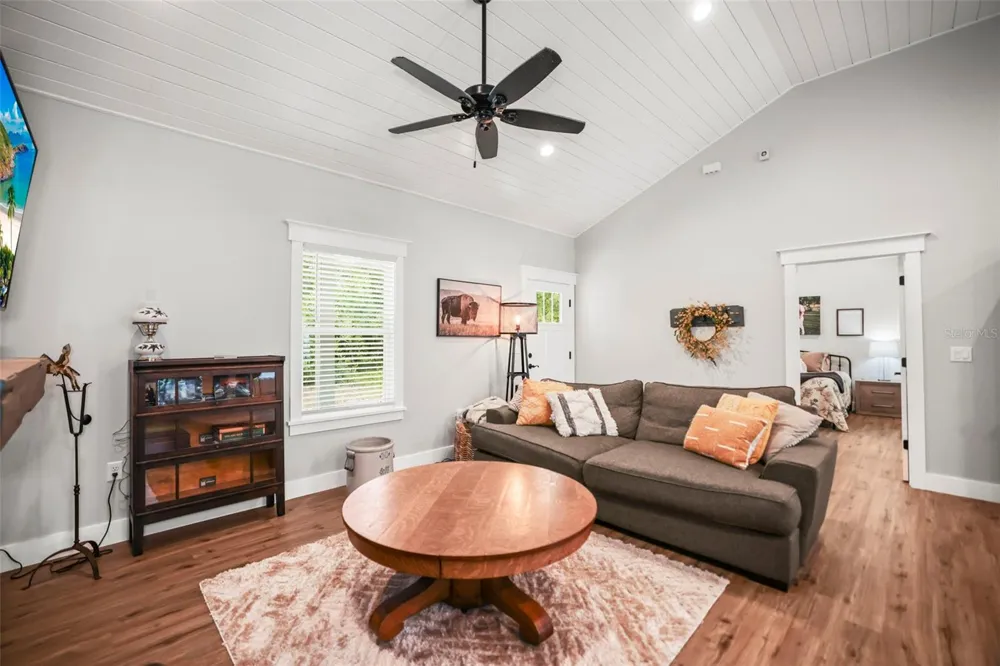 7218 SOUTHEAST AVENUE Webster, FL 33597
