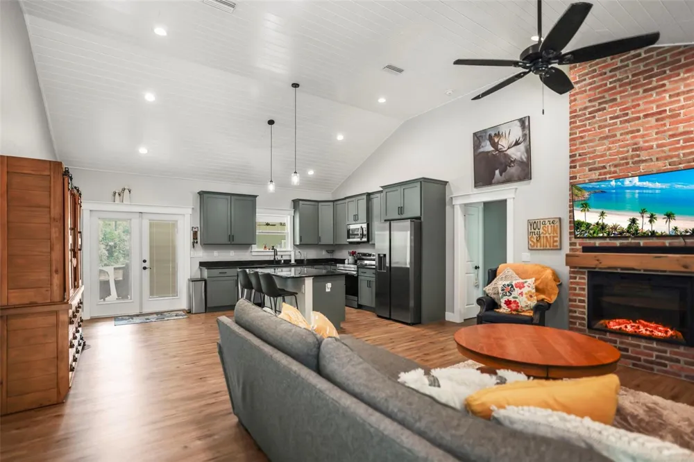 7218 SOUTHEAST AVENUE Webster, FL 33597