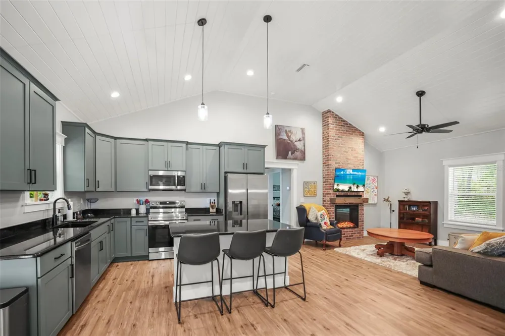 7218 SOUTHEAST AVENUE Webster, FL 33597