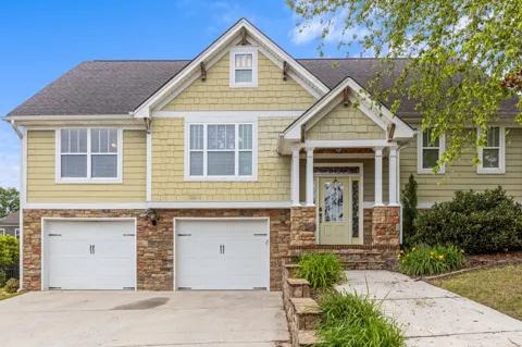 27 Running Oak Drive