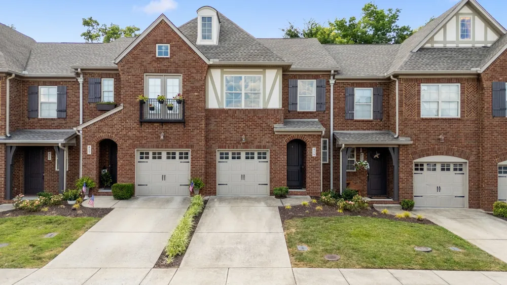 419 Waterbrook Dr Mount Juliet, TN 37122