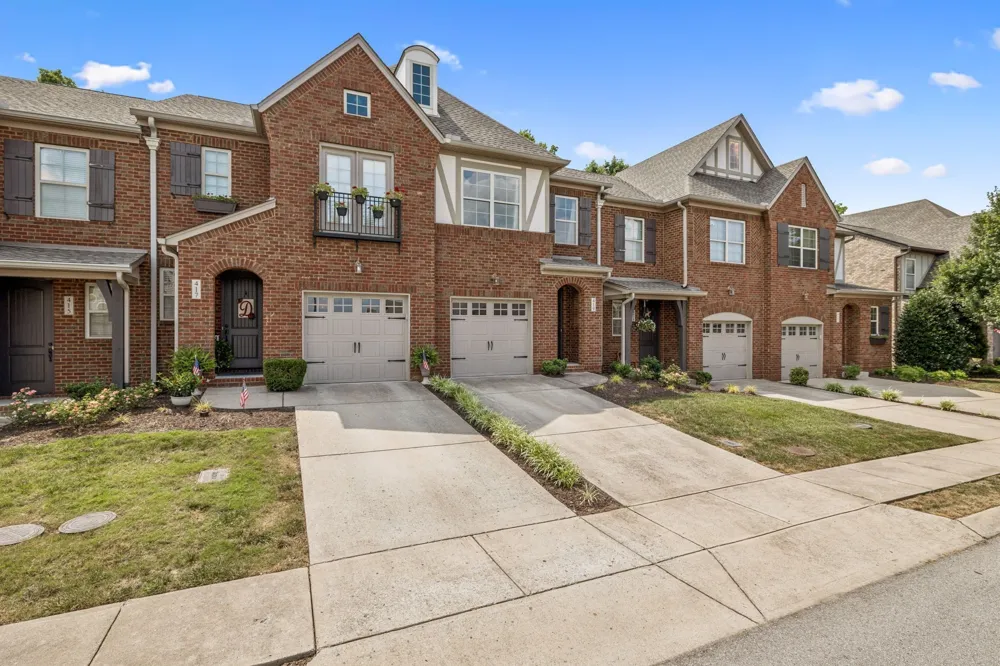 419 Waterbrook Dr Mount Juliet, TN 37122