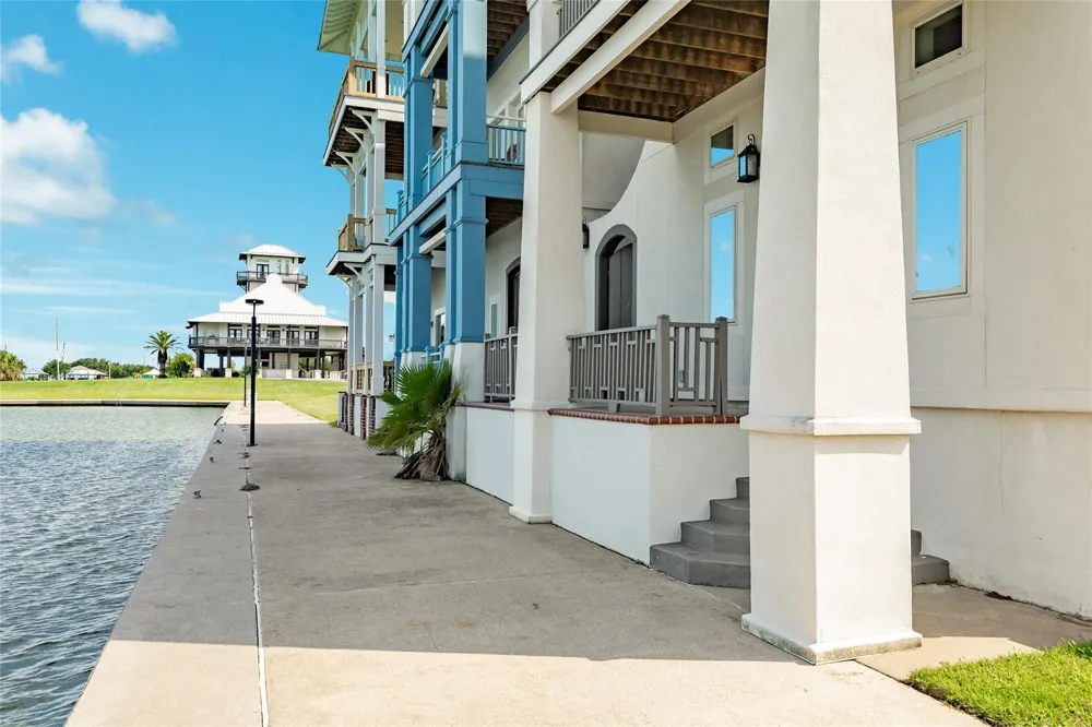 1406 17th Street Port Bolivar, TX 77650