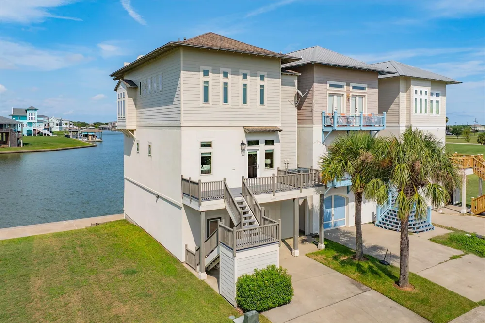 1406 17th Street Port Bolivar, TX 77650
