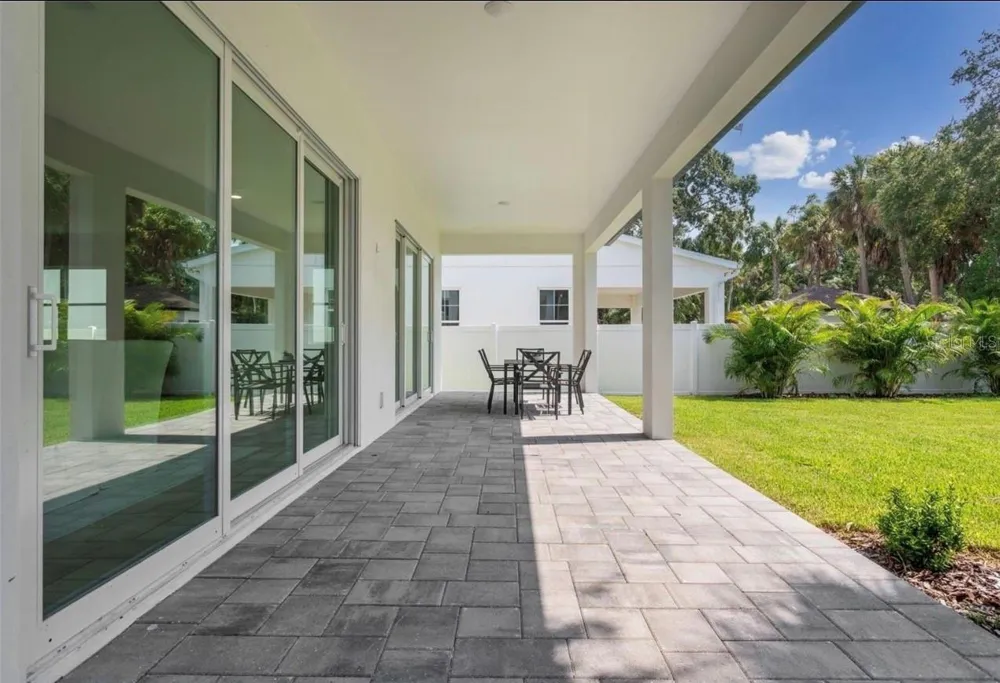 6705 S HIMES AVENUE Tampa, FL 33611