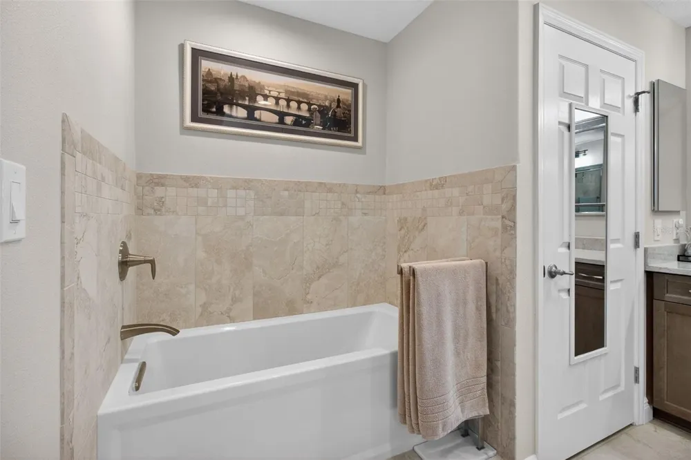 10002 KEY HAVEN ROAD #204 Seminole, FL 33777