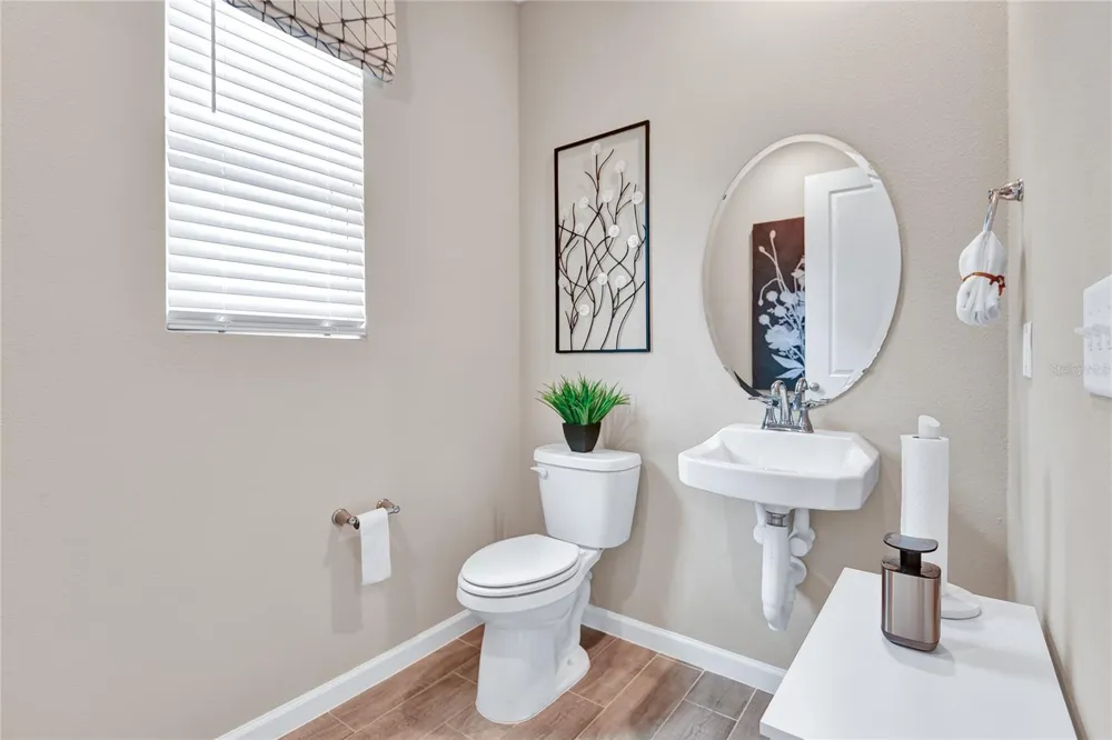 180 BLUE STAR COURT Tavares, FL 32778