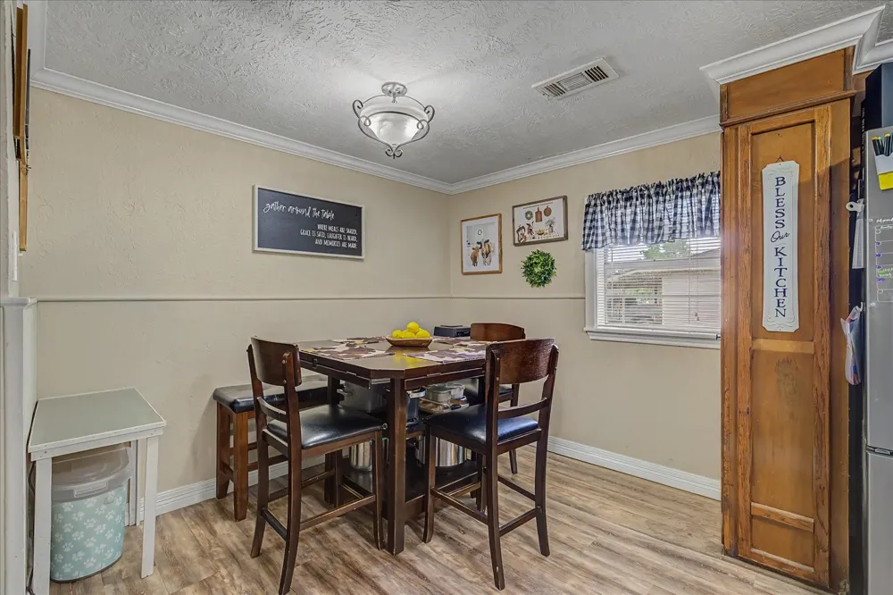 1215 Orange Street Vidor, TX 77662