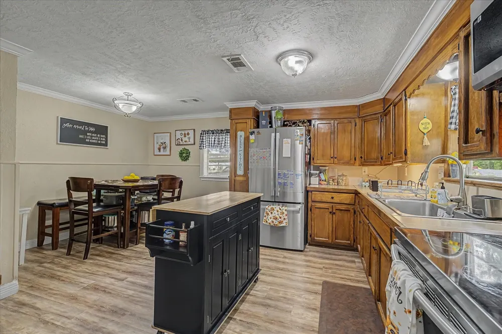 1215 Orange Street Vidor, TX 77662