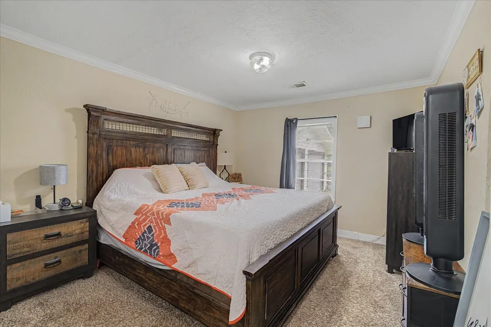 1215 Orange Street Vidor, TX 77662