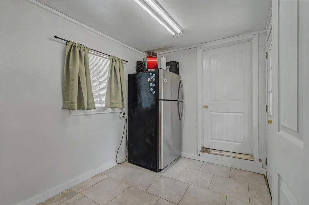 1215 Orange Street Vidor, TX 77662
