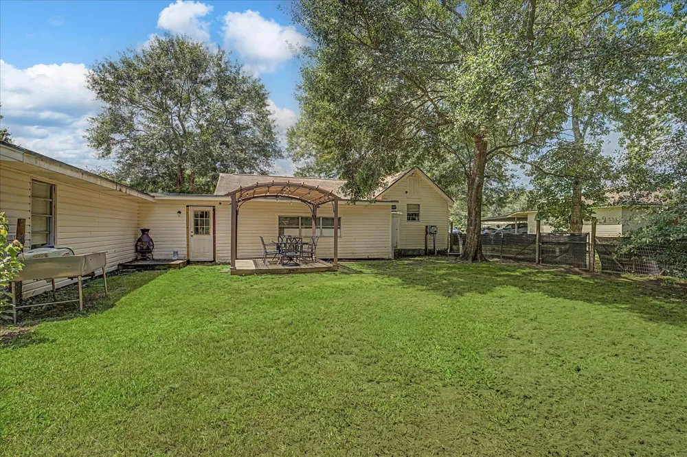 1215 Orange Street Vidor, TX 77662