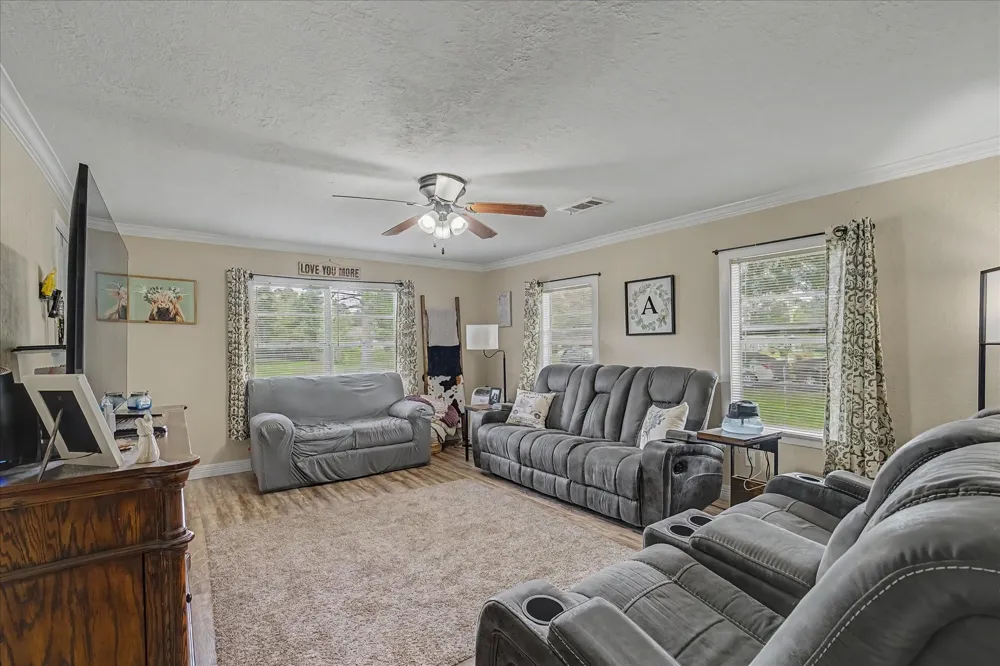 1215 Orange Street Vidor, TX 77662