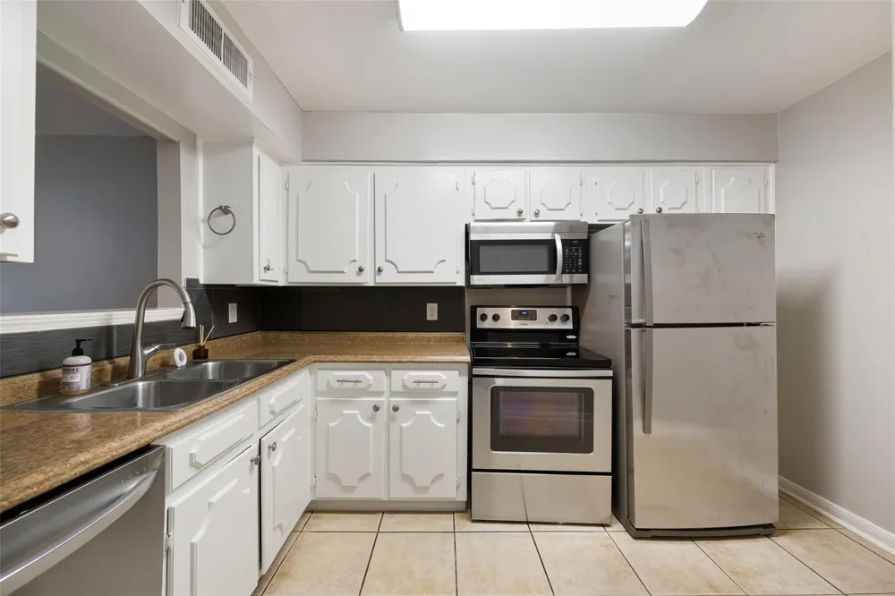 5204 Arboles Drive #L Houston, TX 77035
