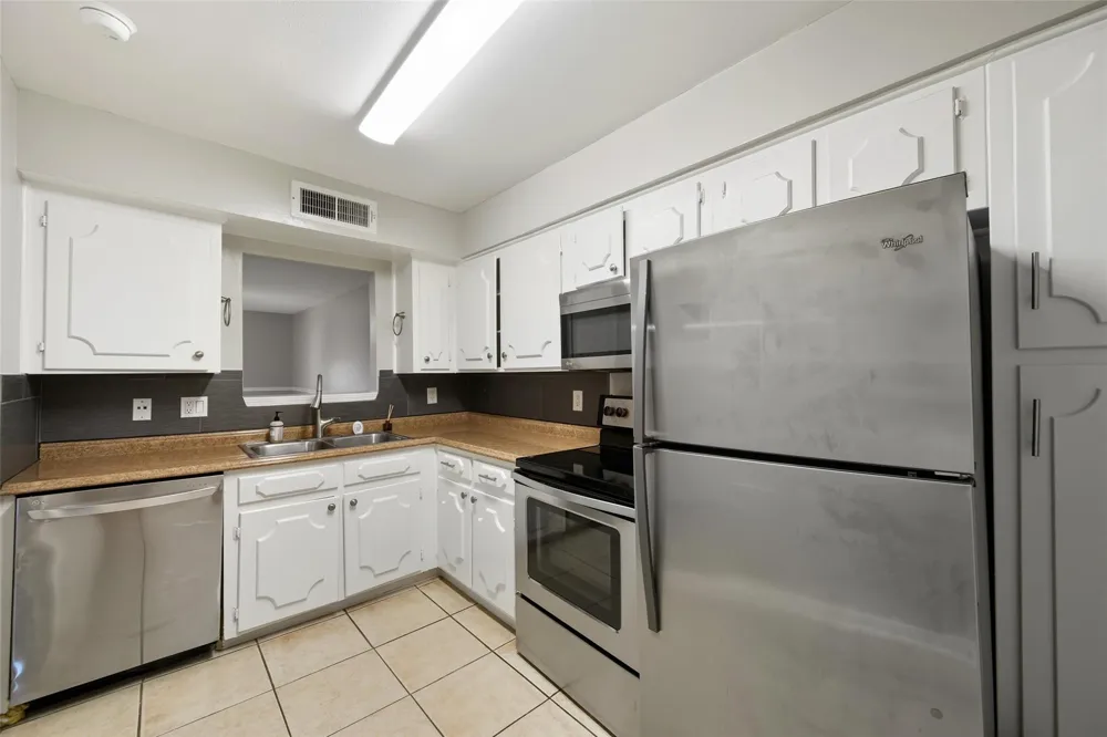 5204 Arboles Drive #L Houston, TX 77035