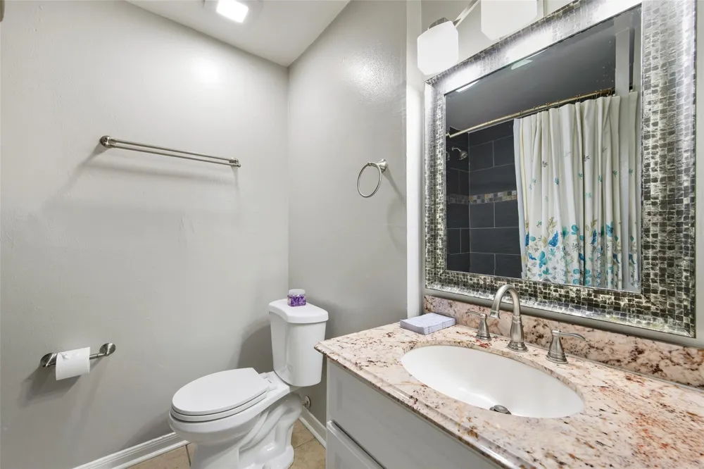 5204 Arboles Drive #L Houston, TX 77035