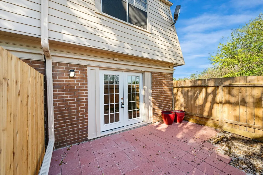 5204 Arboles Drive #L Houston, TX 77035