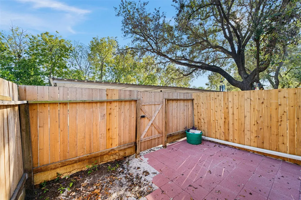 5204 Arboles Drive #L Houston, TX 77035