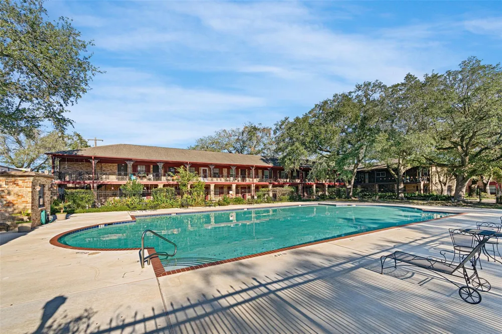 5204 Arboles Drive #L Houston, TX 77035