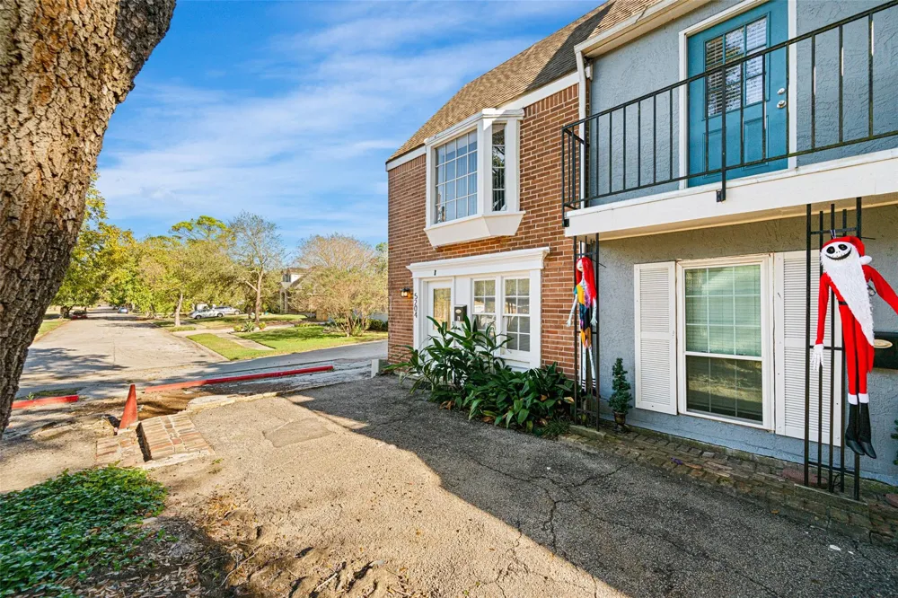 5204 Arboles Drive #L Houston, TX 77035