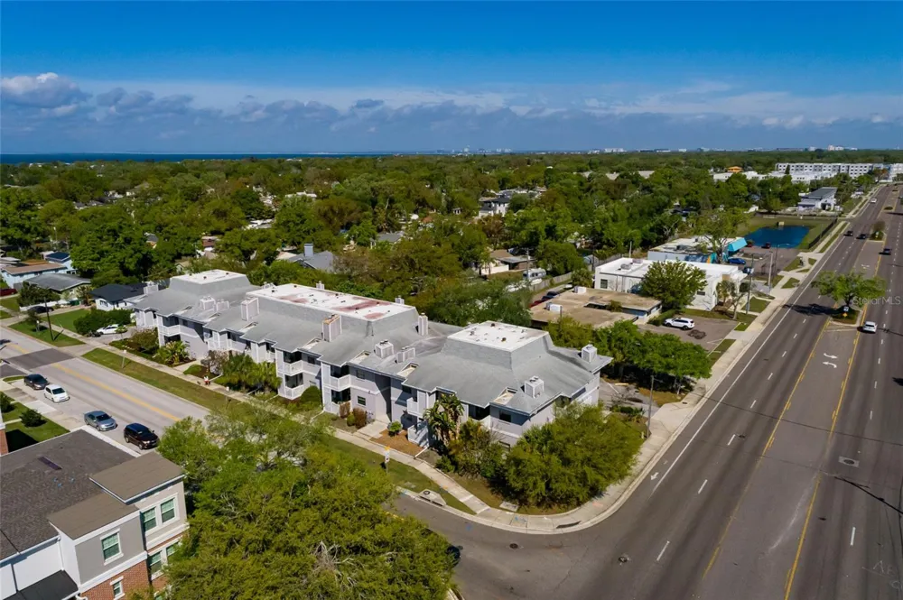 4405 W FAIR OAKS AVENUE #21 Tampa, FL 33611