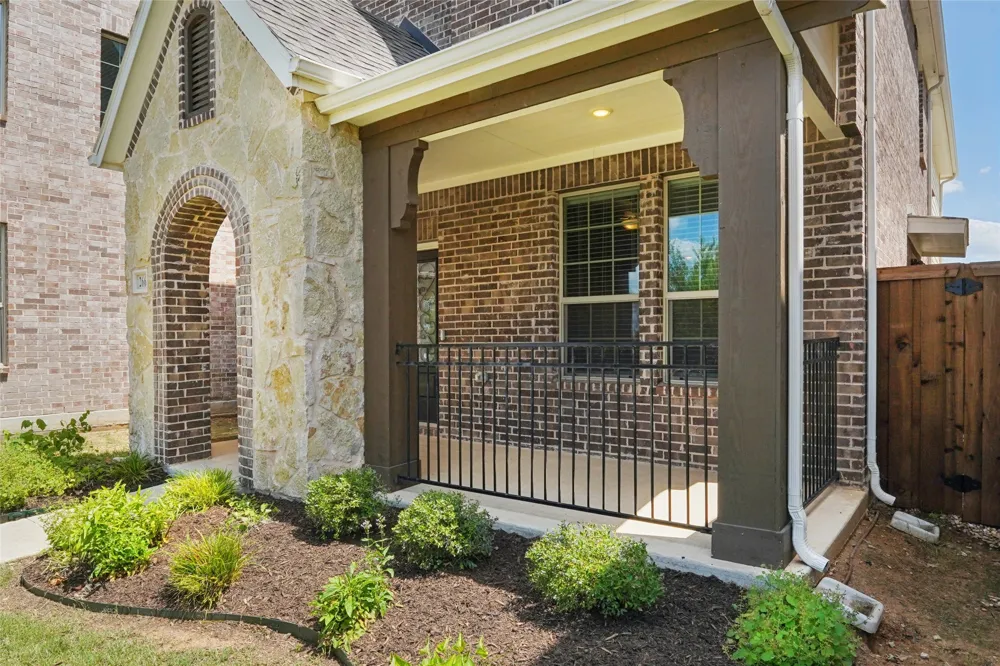 2669 Kings Canyon Mews Corinth, TX 76210