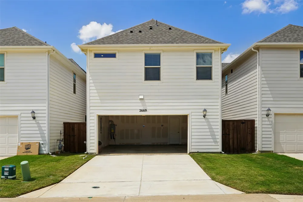 2669 Kings Canyon Mews Corinth, TX 76210