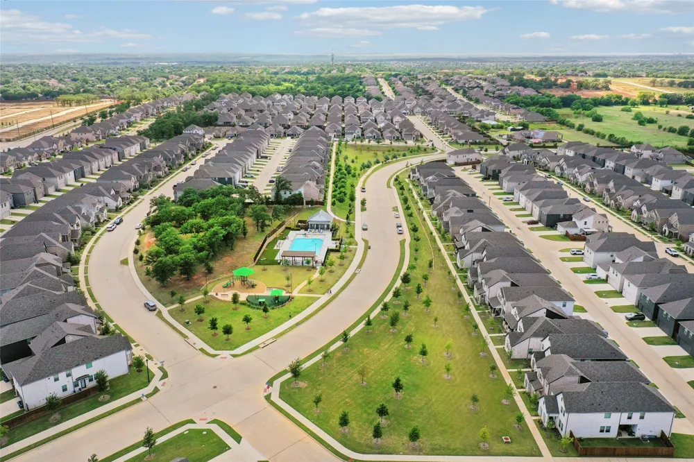 2669 Kings Canyon Mews Corinth, TX 76210