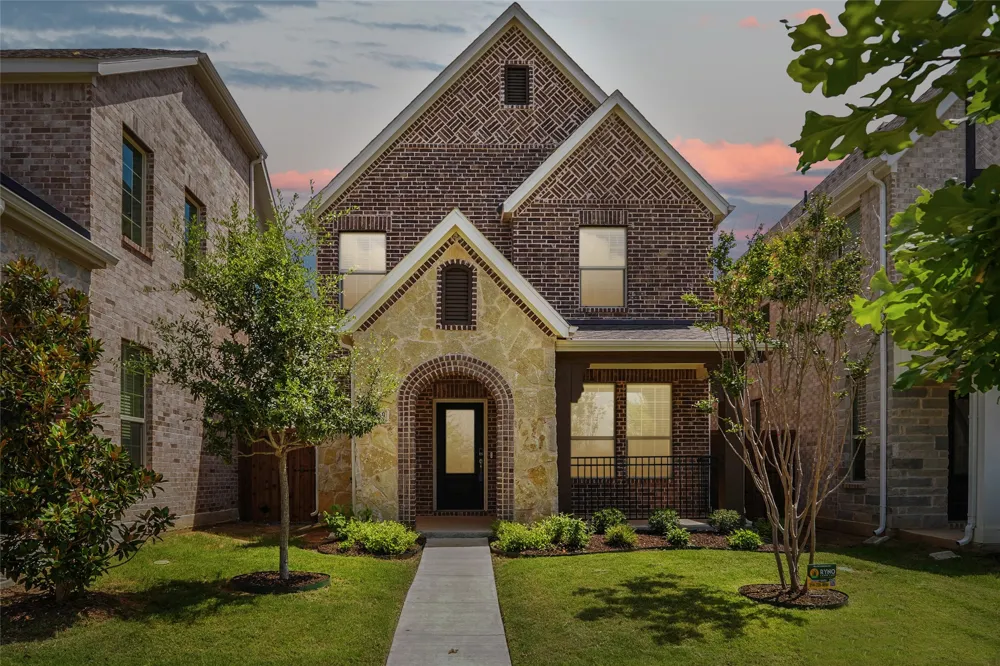 2669 Kings Canyon Mews Corinth, TX 76210