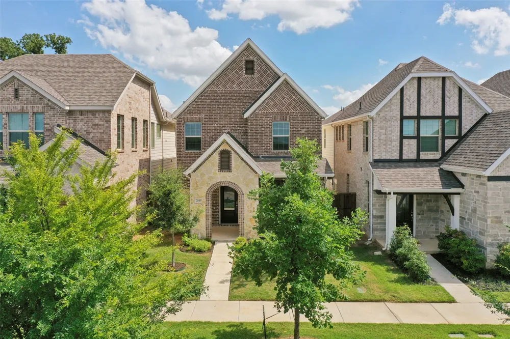 2669 Kings Canyon Mews Corinth, TX 76210
