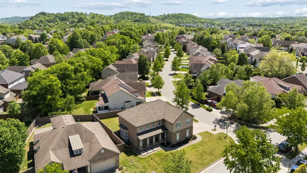 7476 Riverland Dr Nashville, TN 37221