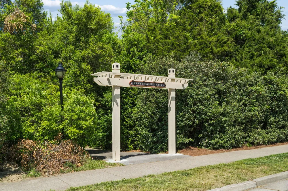 7476 Riverland Dr Nashville, TN 37221