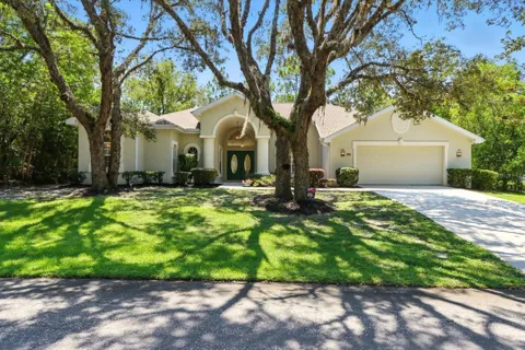 8 SWEETGUM COURT