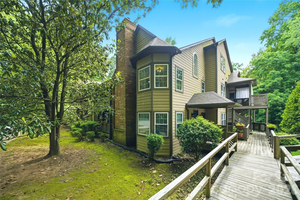 6150 Gray Gate Lane #i Charlotte, NC 28210
