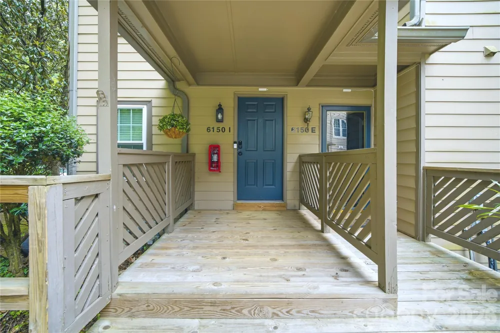 6150 Gray Gate Lane #i Charlotte, NC 28210