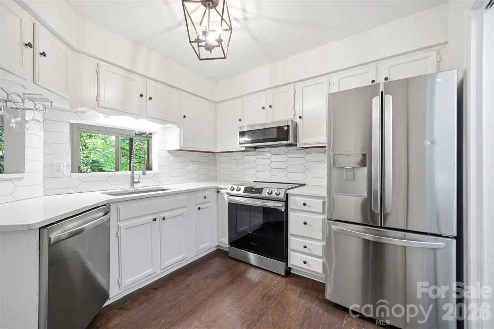 6150 Gray Gate Lane #i Charlotte, NC 28210